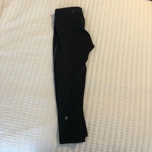 Lululemon black compression Capri size 4
